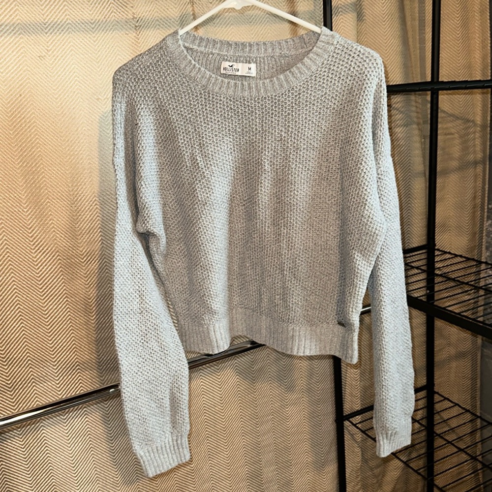 Gray knit Hollister sweater size M